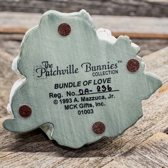 1993 Vintage Bundle of Love, The Patchville Bunnies Collection- Reg # DA-236 - Picture 8 of 10